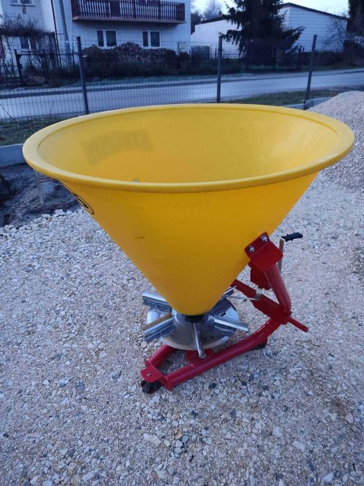 Rozsiewacz do nawozów 200-500l Demarol/Strumyk/Abra