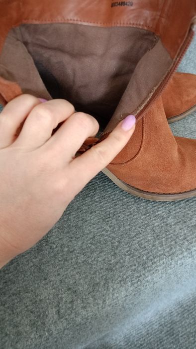 Botki zamszowe frędzle modne słupek 37