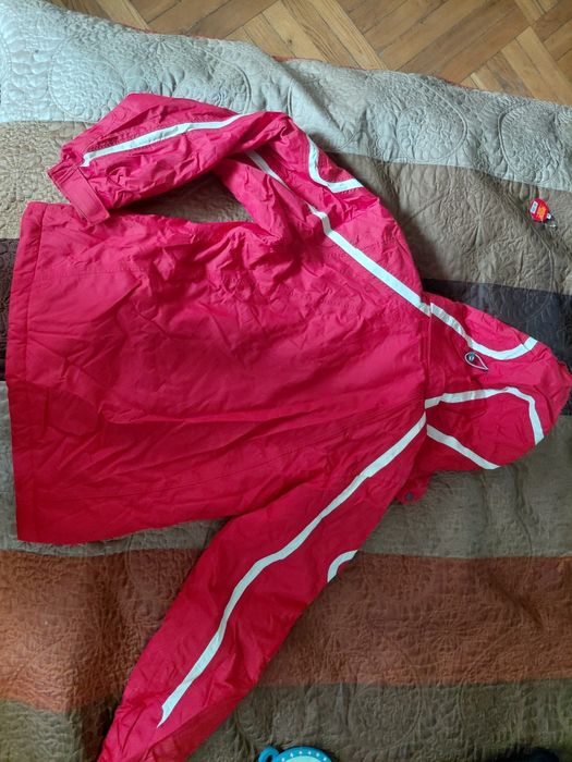 Лижна куртка. Розмір М. Недорого)