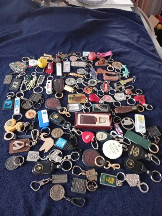 Coleção de 84 porta chaves variados