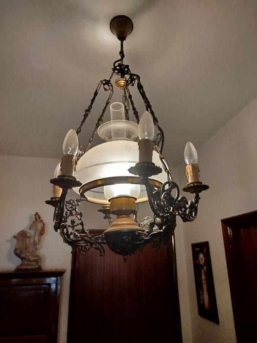 Candeeiro de teto antigo