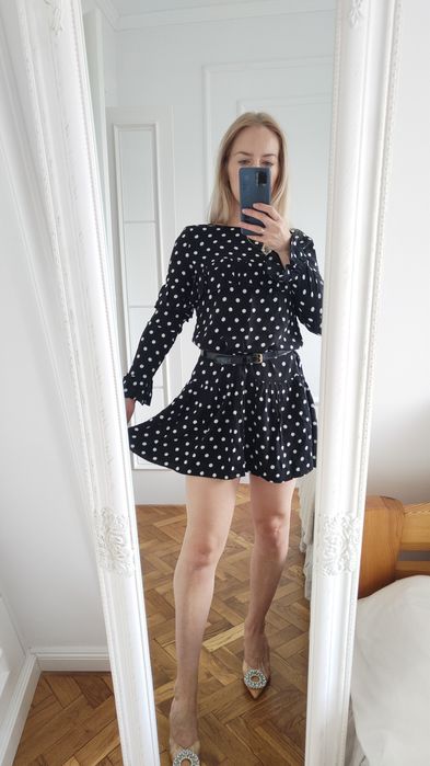 Sukienka w groszki Cropp