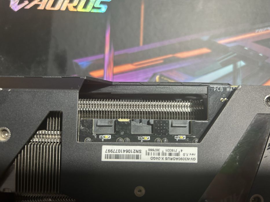 Видеокарта  Gigabyte  Auros  Extreme RTX3090 24GB!