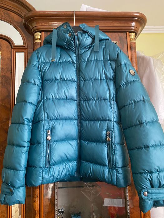 Блакитна жіноча  куртка