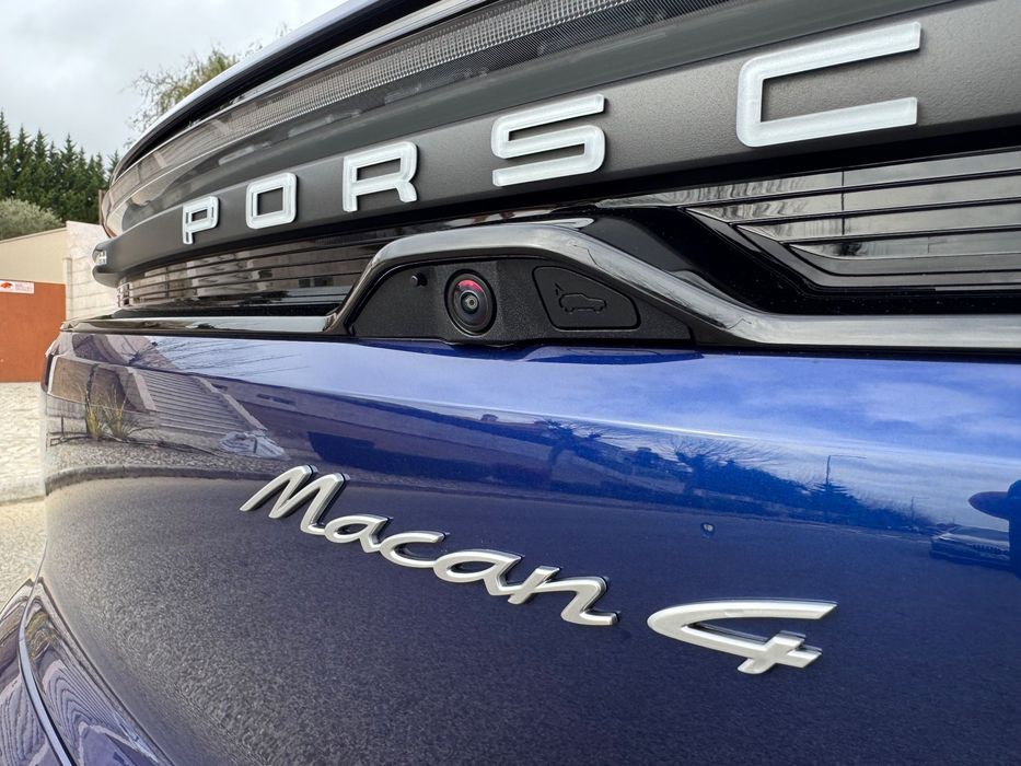 Porsche Macan Electric 4