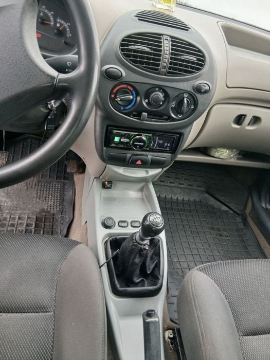 Продам Лада Каліна 2006 рік , газ бензин в дуже гарному стані.