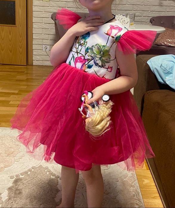 Дитяче святкове плаття неперевершений дизайн з квітами