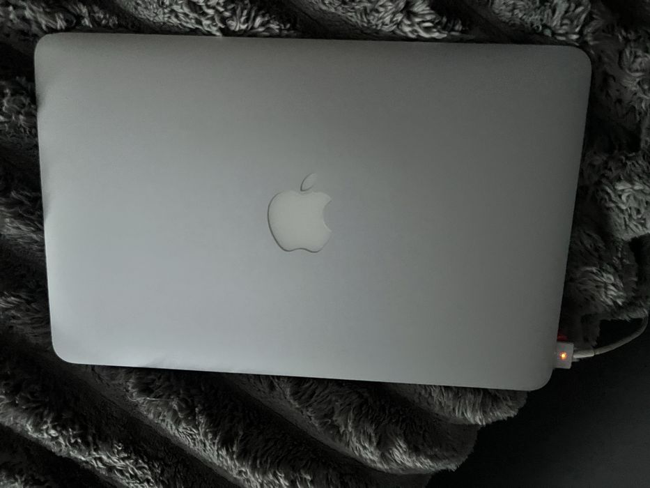 MacBook Air (11-inch, Mid 2012)