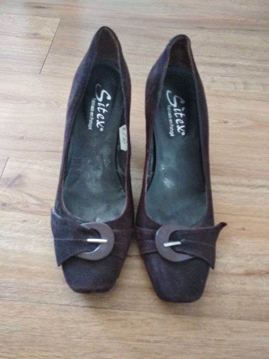 Sapatos femininos de salto médio, em pele genuína/Como novos