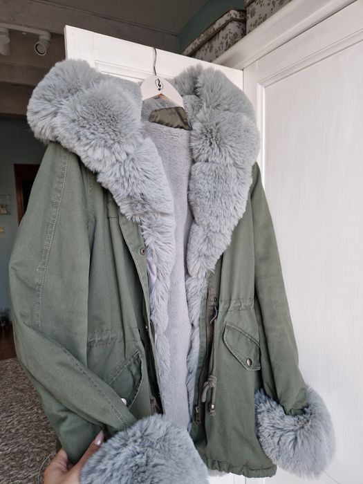 Parka płaszcz khaki z szarym futerkiem Lagattini