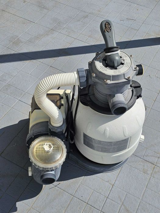 Filtro de areia para piscina Intex, em excelente estado e preço único