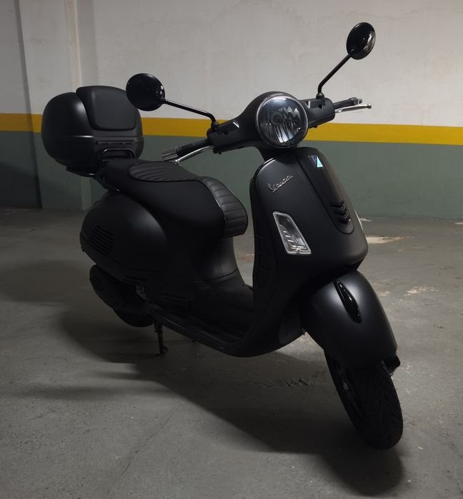 Vespa GTS Super 300 Notte // imaculada // nacional