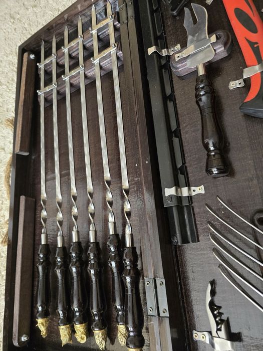 Єксклюзив Стіл- Кейс ручна робота