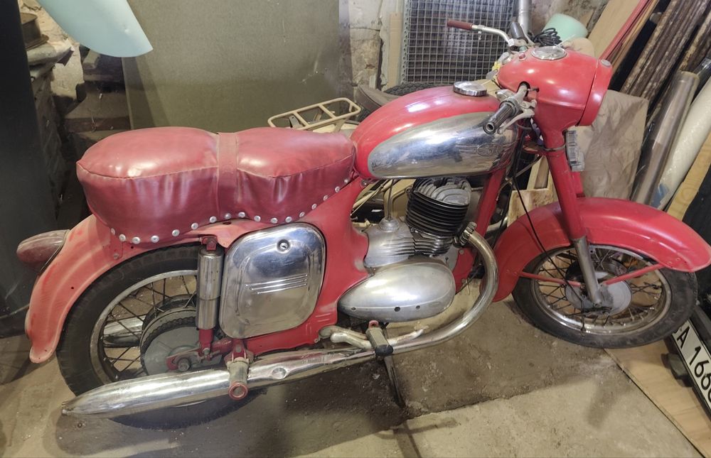 Jawa  1960 r. 353  Kiwaczka