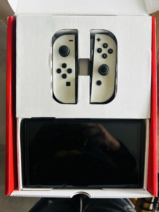 Nintendo Switch OLED | Caixa + Cartão 256GB | Excelente estado