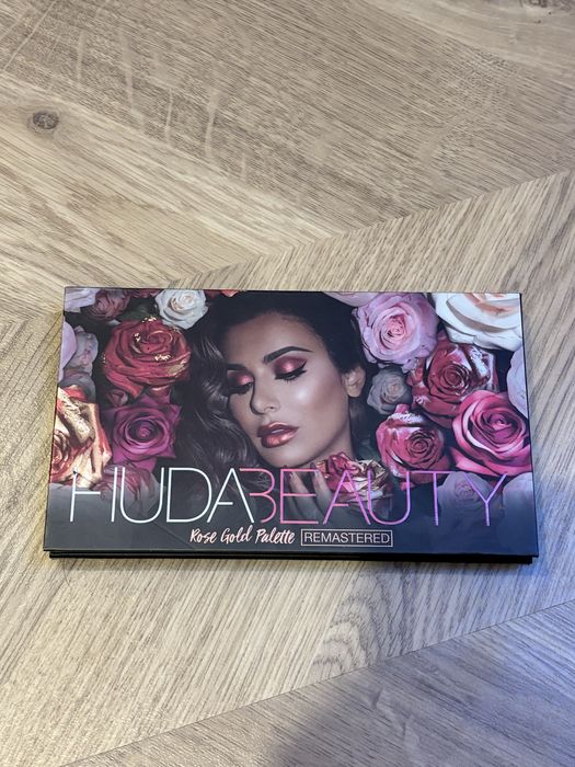 Huda beauty rose gold remastered