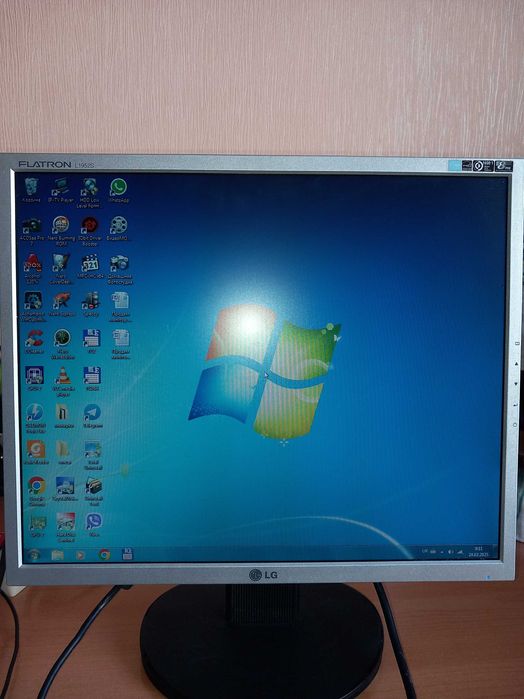 Монітори компьтерні  LG 19"