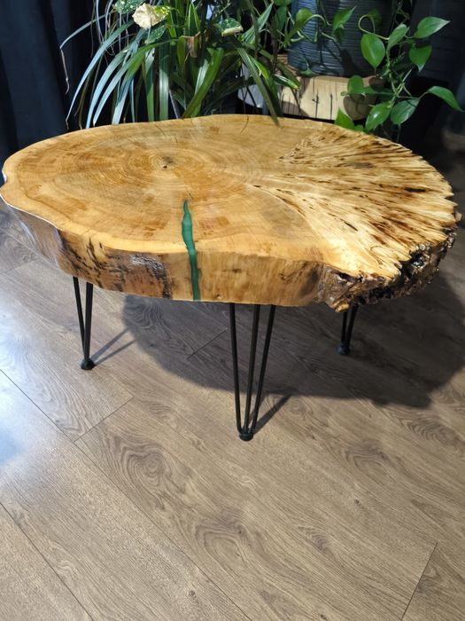 Stolik kawowy loft, plaster topoli z czeczotem, żywica