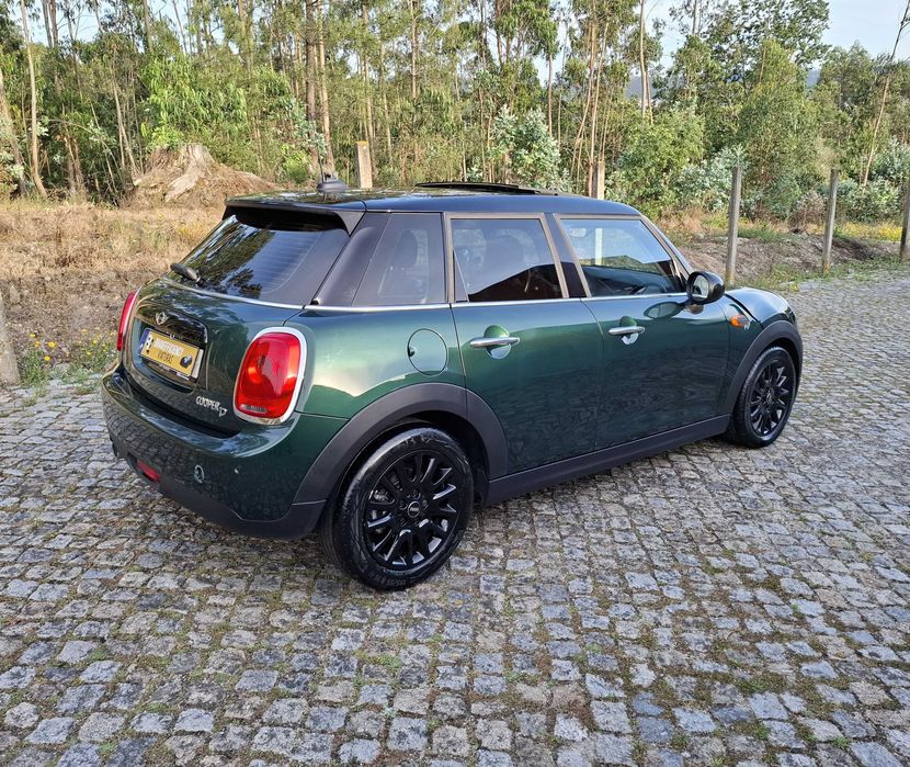 MINI 5 Portas Cooper D Apenas 121 Mil kms de 2017