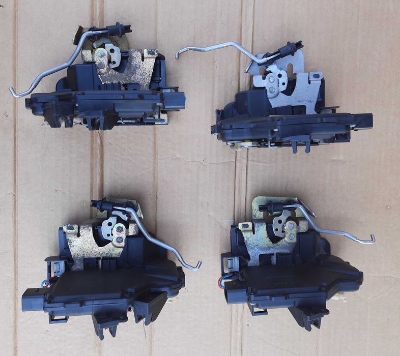 Замок двери ауди а6с5