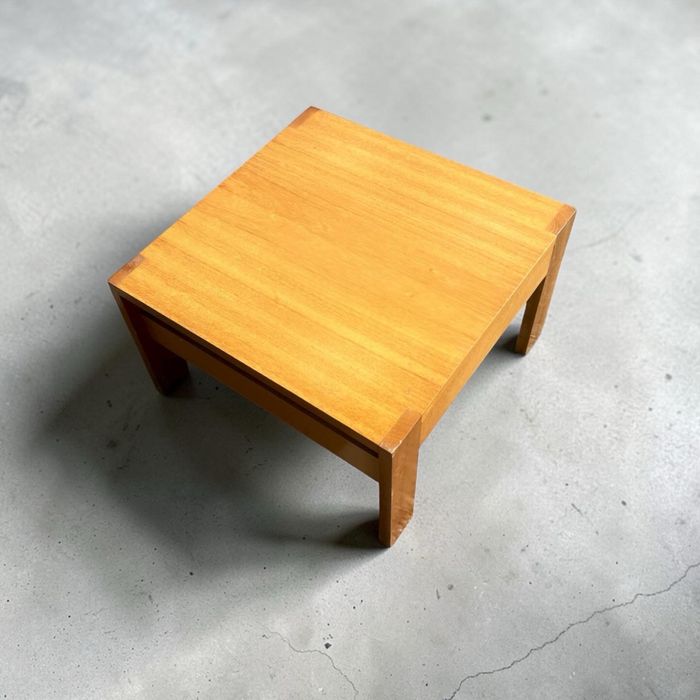 Mesa de centro / apoio olaio