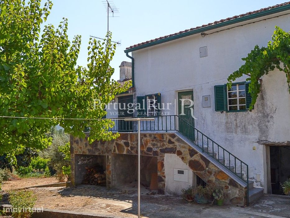 Casa Rústica T3, pronta a habitar, com quintal, perto de Proença-a-...