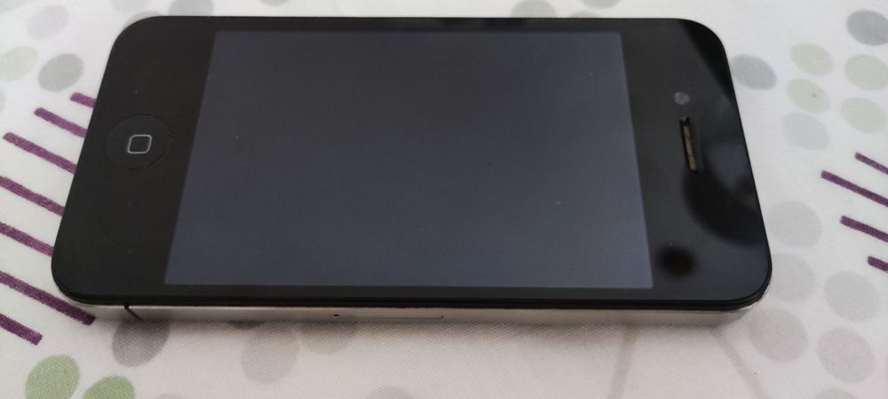 iPhone 4 in excellent condition64298013286401123
