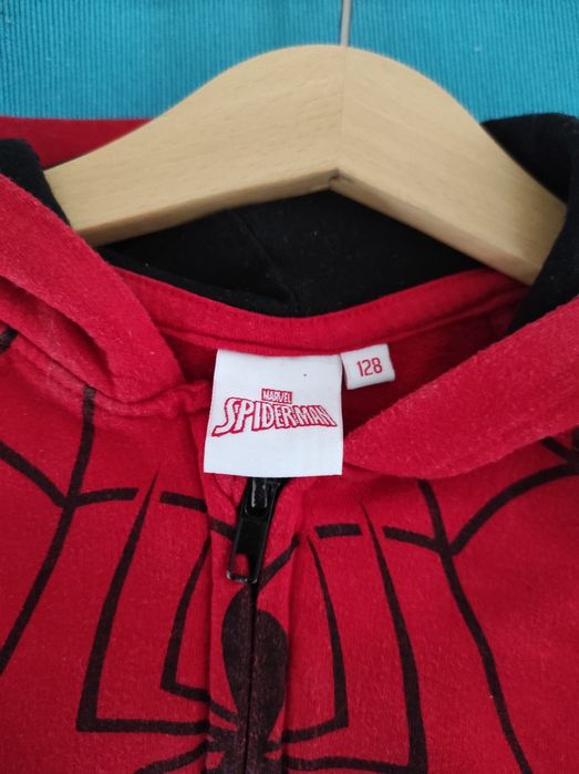 Czerwona bluza chłopięca Spiderman Marvel 128 z kapturem na zamek