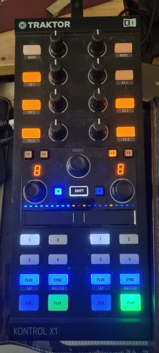 NI Traktor Z1+X1 + licença do software