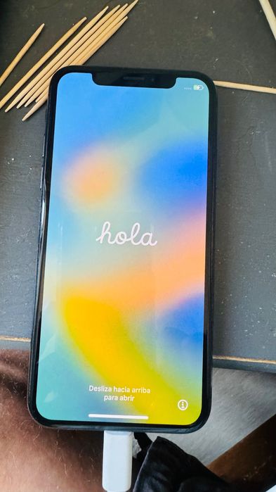 iPhone X 256Gb em muito bom estado bateria com 84% vida útil