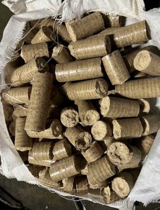 Вугілля брикети пелети ефективне джерело тепла