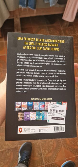 Livro Colleen Hoover