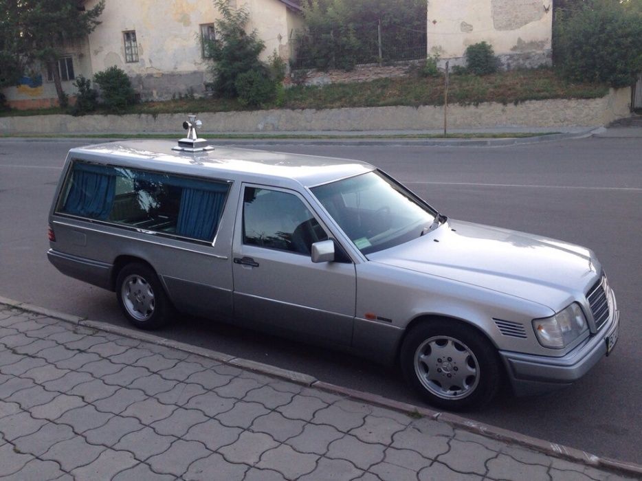 Катафалк / ритуальні послуги / Mercedes