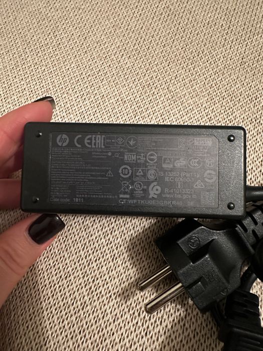 Оригінальний зарядний пристрій HP 45W з тонким синім штекером