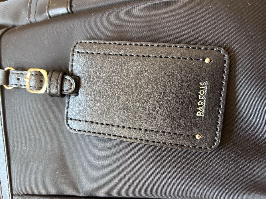 Mochila preta para computador da Parfois