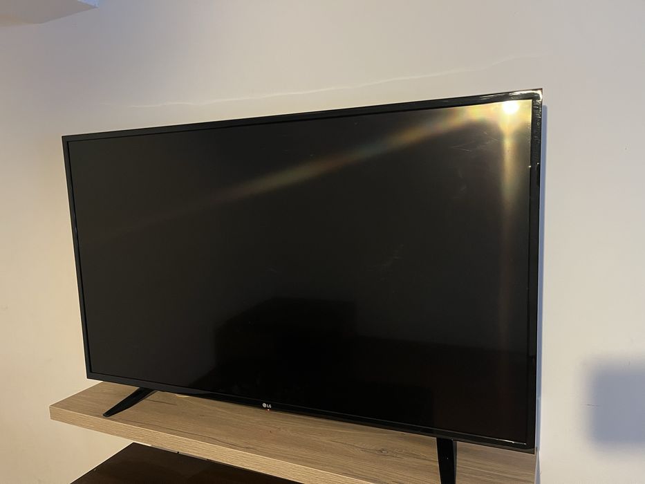 Sprzedam używany telewizor LG z funkcją smart Netflix youtube itp.