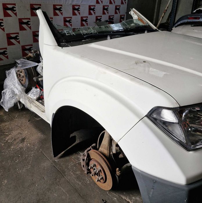 Frente Completa Nissan Navara 2.5 DCi 4X4 2009 #E14