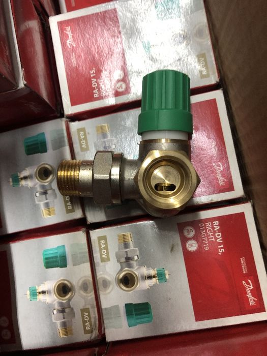 Продам термостатичні крани Danfoss