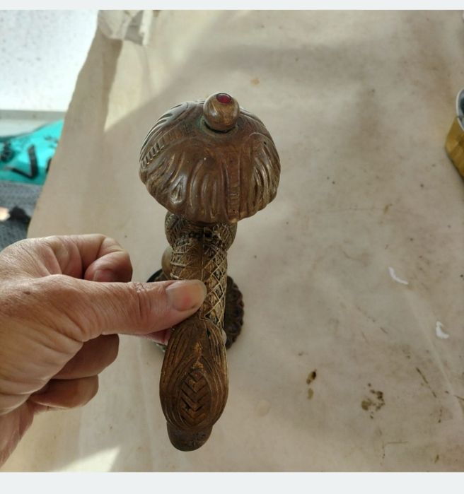 Torneira antiga de metal