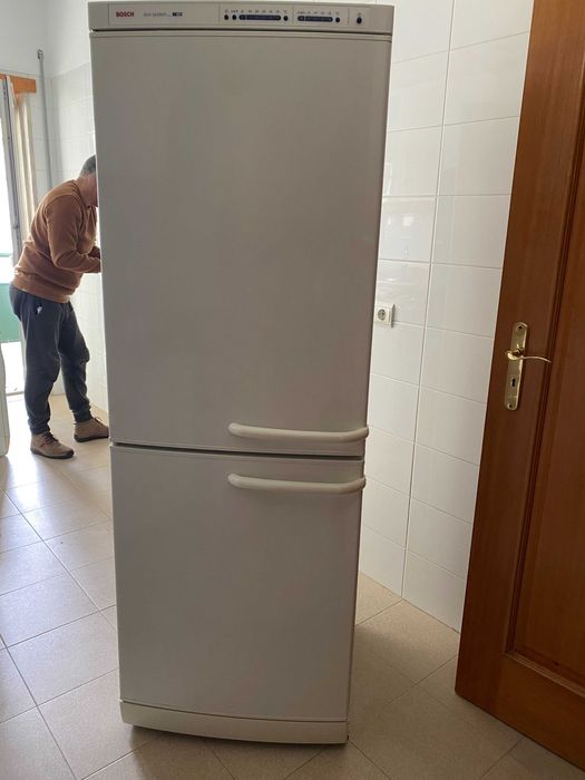 Conjunto 3 eletrodomésticos: Frigorífico + Maq. Lavar Roupa + Maq. Lavar Loiça - Usado