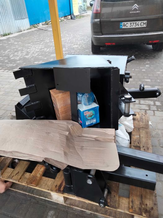 Навісний міні екскаватор