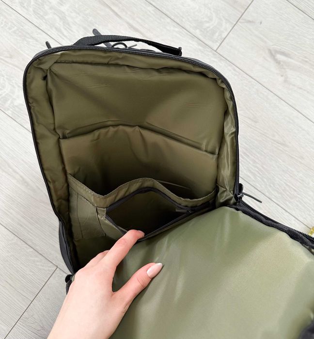 Спортивна сумка з безліччю кишень чоловіча mango дорожня сумка чорна