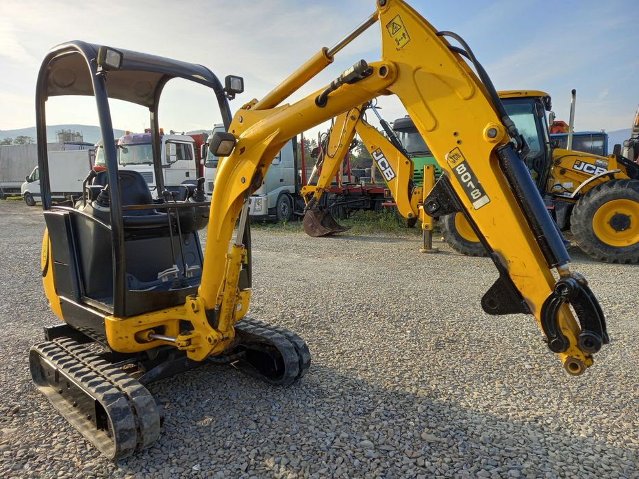 мини-экскаватор JCB 8018