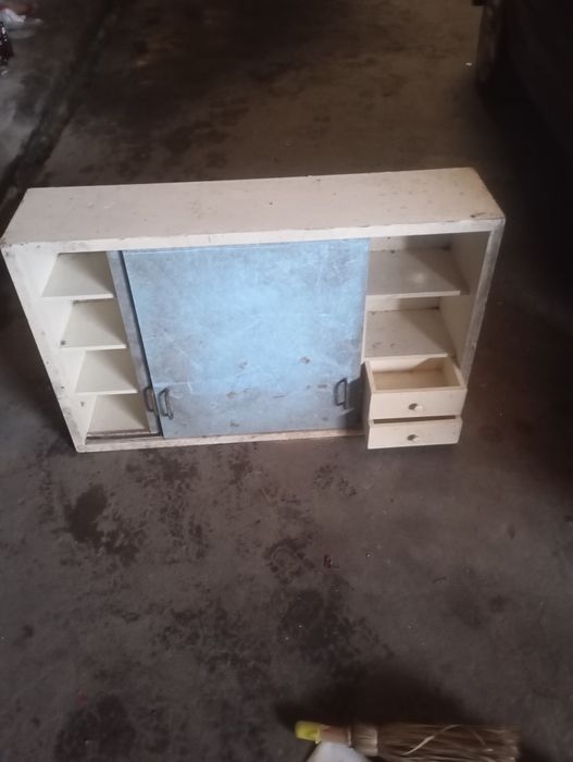 Vendo este móvel muito bonito bom estado