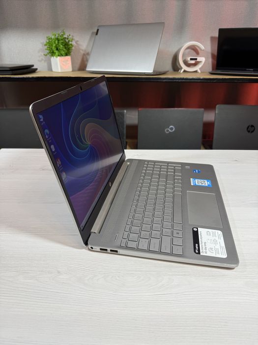 Ноутбук HP Laptop 15/i3-1115G4/8 Gb/SSD 256 Gb/Intel UHD Graphics 2 Gb