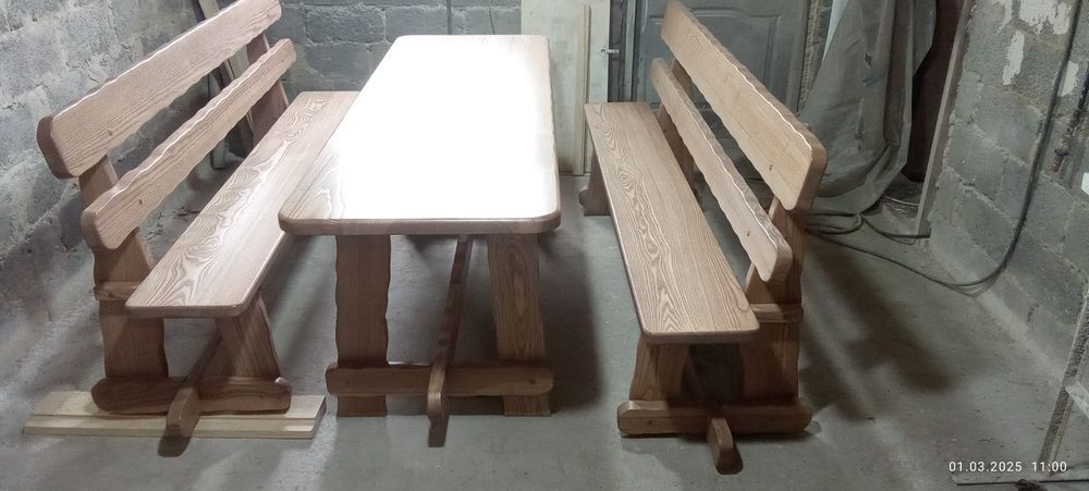 виготовлення дерев'яних дверей та меблів