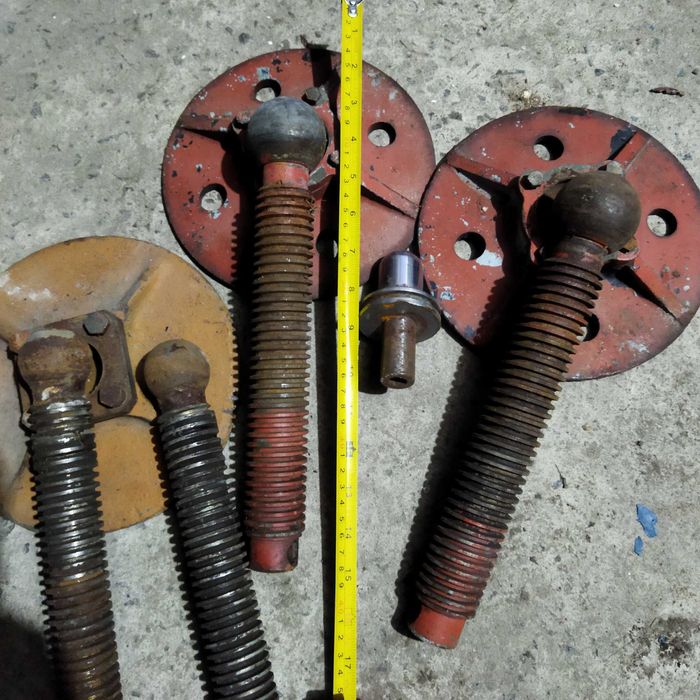 Гвинтовий механізм з лапою