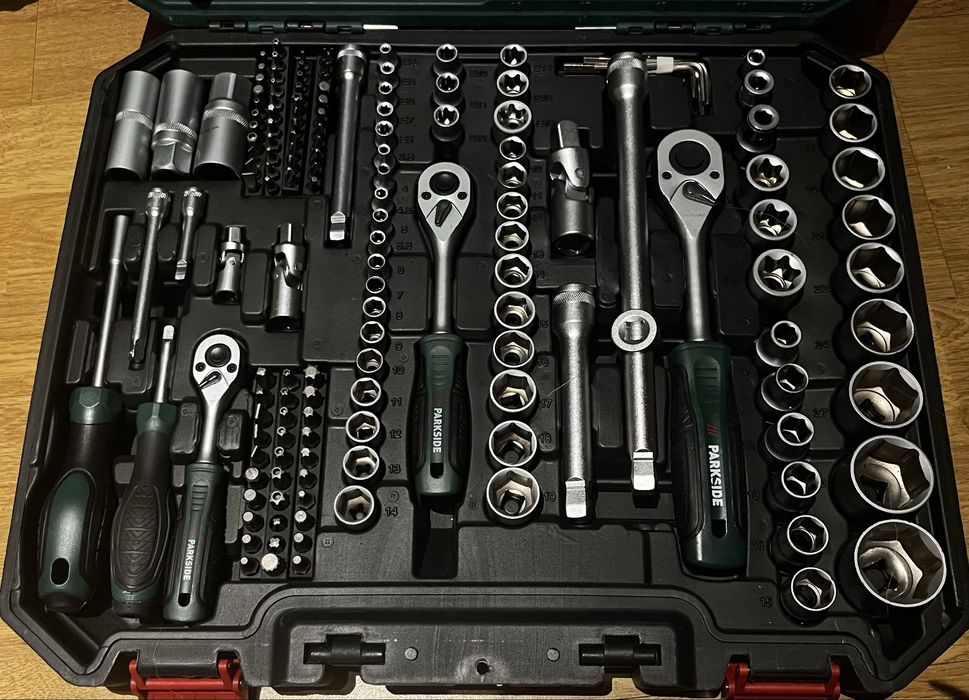 Zestaw kluczy nasadowych