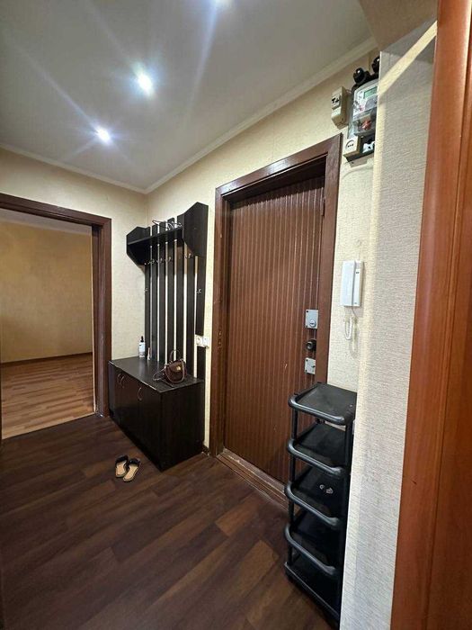 Продам 2к квартиру на Левобережном 2, переулок Крушельницкой 18