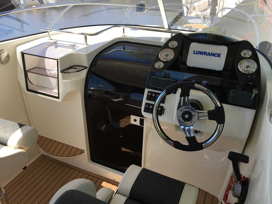 Używana łódź motorowa ESCAPADE 600 silnik Yamaha F200 FETL + przyczepa